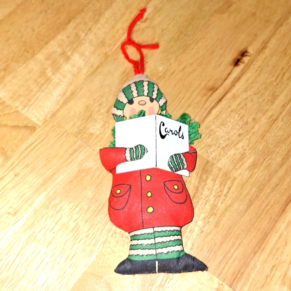 Choir singer "puffett " handmade vintage Christmas ornament.